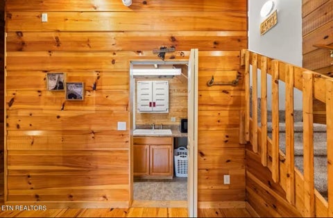 Tiny photo for 517 Hideaway Ridge Circle, Sevierville, TN 37862 (MLS # 1357598)