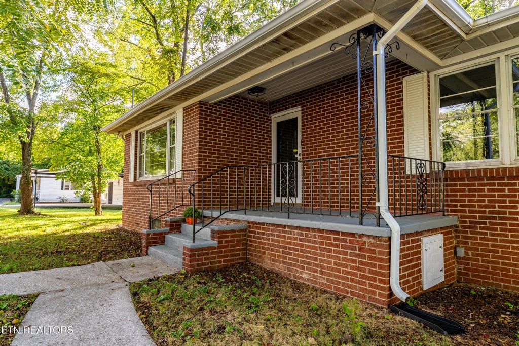 Photo of 2507 Old Knoxville Pike, Maryville, TN 37804 (MLS # 1356823)