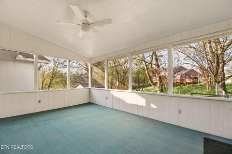 Tiny photo for 307 Walnut St, Clinton, TN 37716 (MLS # 1334491)