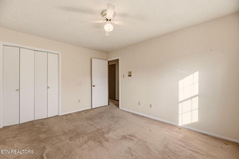 Tiny photo for 307 Walnut St, Clinton, TN 37716 (MLS # 1334491)