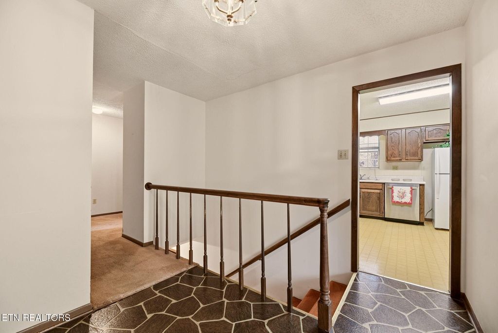 Photo of 307 Walnut St, Clinton, TN 37716 (MLS # 1334491)