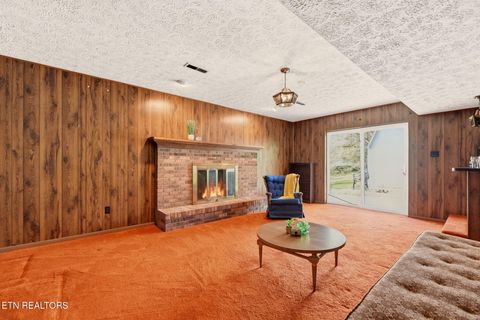 Tiny photo for 307 Walnut St, Clinton, TN 37716 (MLS # 1334491)