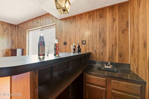 Tiny photo for 307 Walnut St, Clinton, TN 37716 (MLS # 1334491)