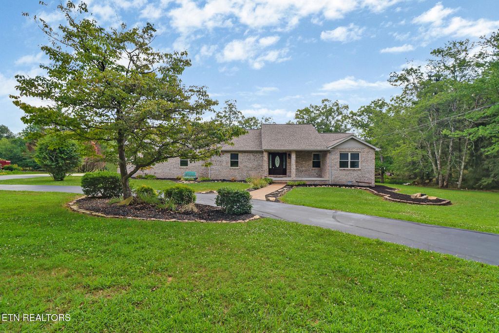 Photo of 8621 Cherokee Tr, Crossville, TN 38572 (MLS # 1309299)