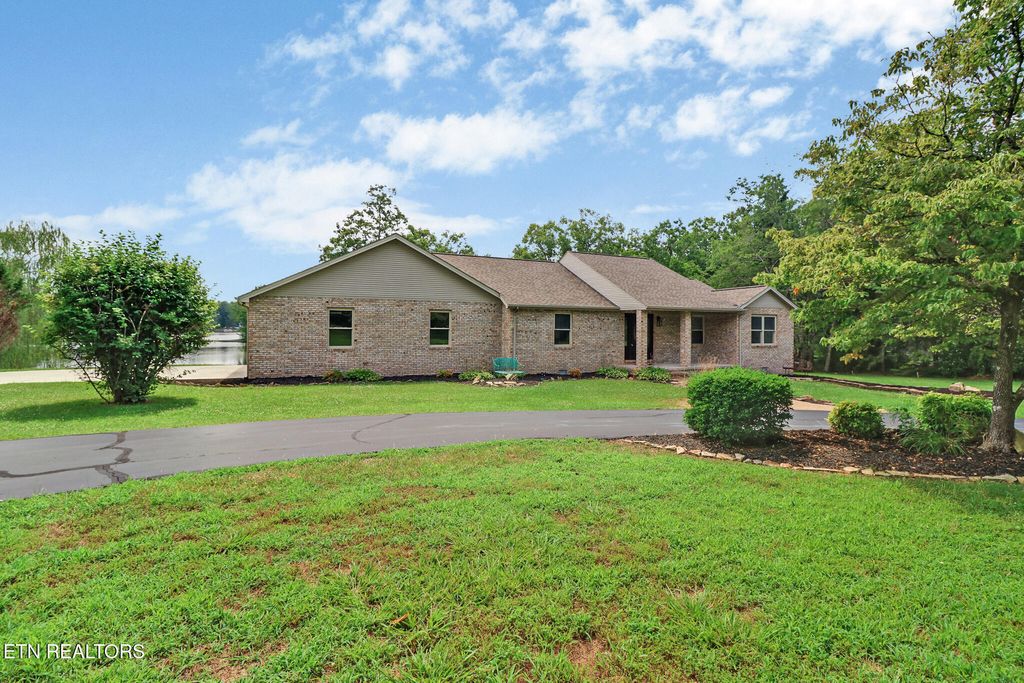 Photo of 8621 Cherokee Tr, Crossville, TN 38572 (MLS # 1309299)