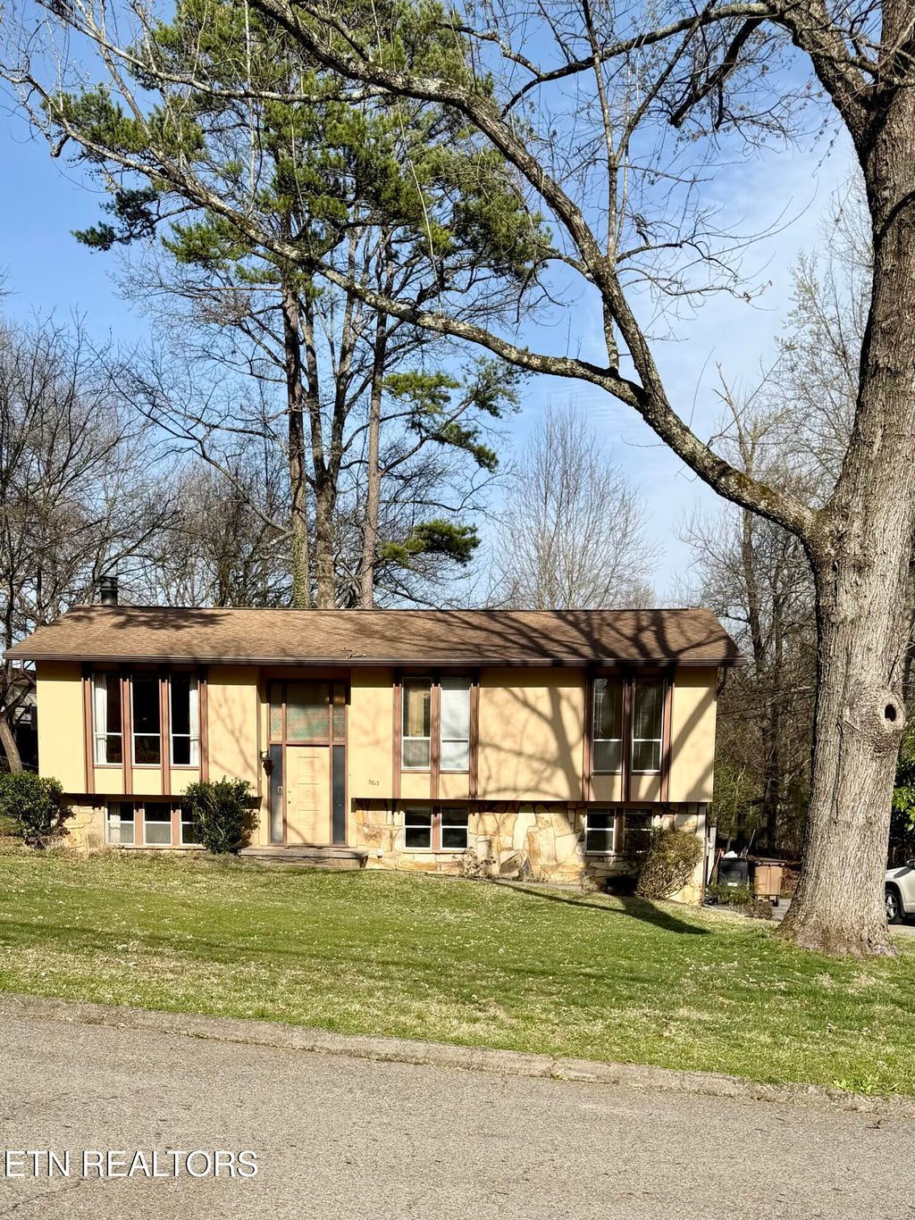 Photo of 5613 Outer Drive, Knoxville, TN 37921 (MLS # 1332751)