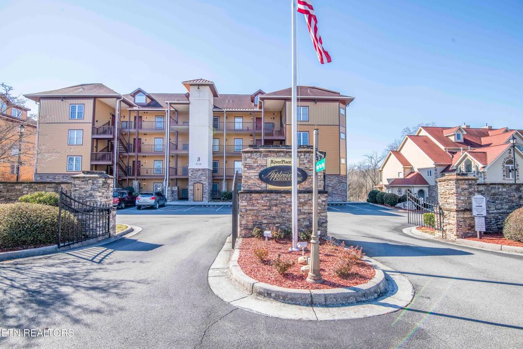 Photo of 527 River Place Way #UNIT 315, Sevierville, TN 37862 (MLS # 1329471)