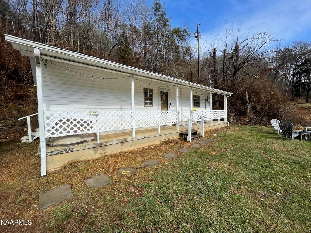 Photo of 4685 Baker Hwy, Huntsville, TN 37756 (MLS # 1217985)