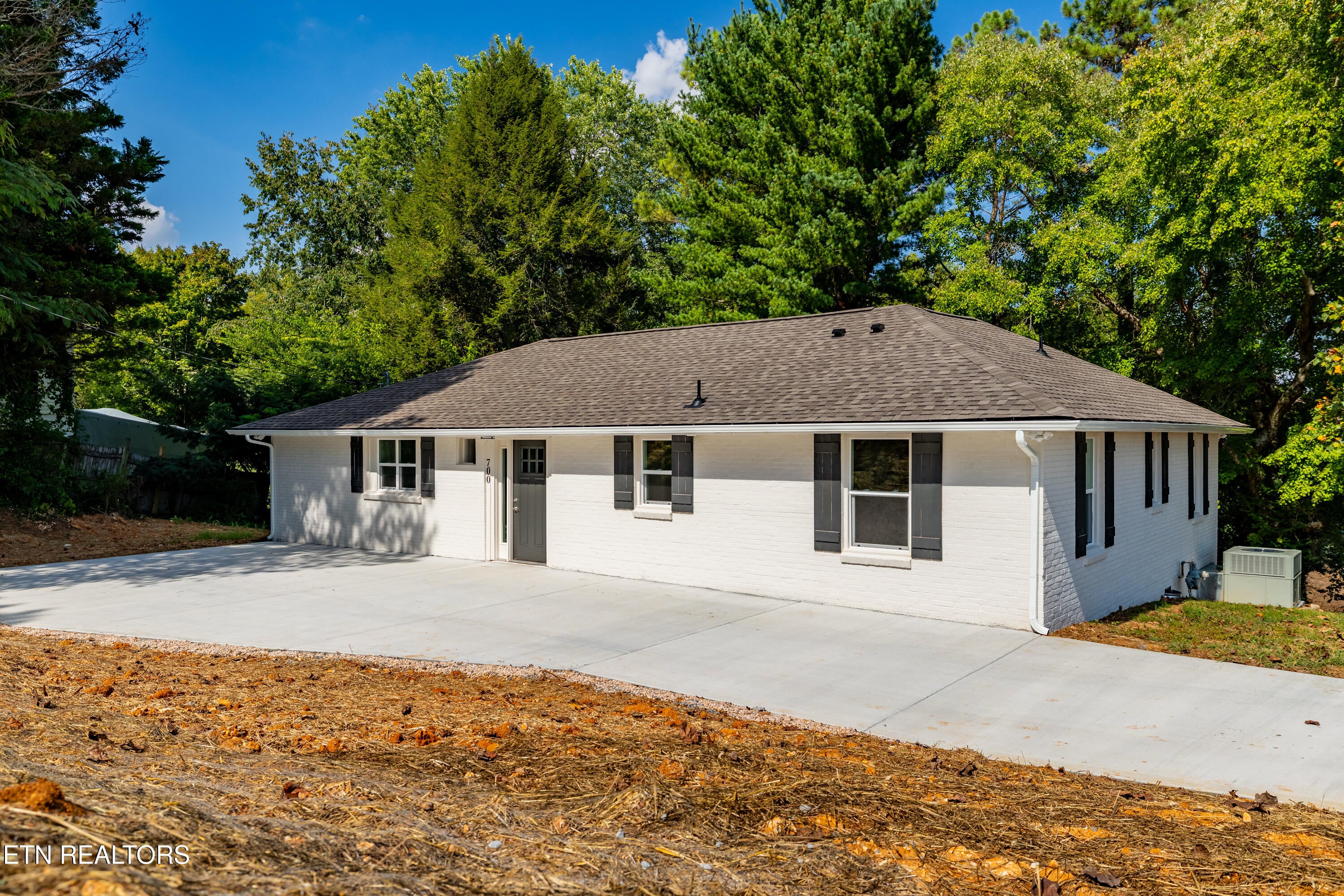 700 Lakeview Drive