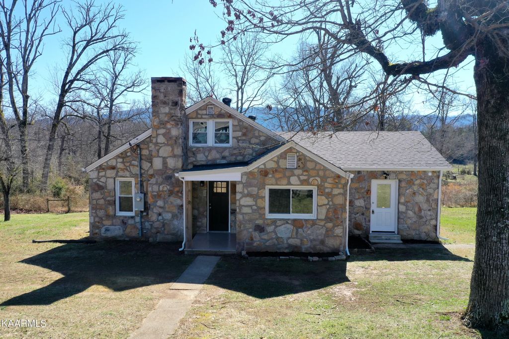 Photo of 21812185 Ellejoy Rd, Walland, TN 37886 (MLS # 1218530)