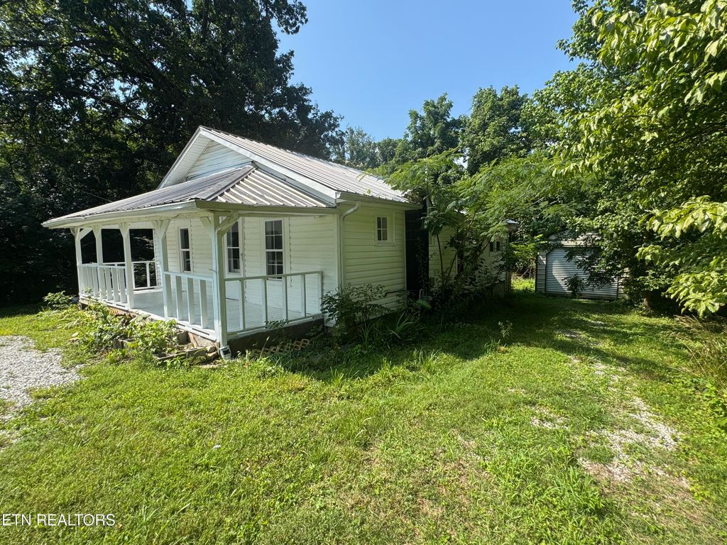 Photo of 914 S 13th St, LaFollette, TN 37766 (MLS # 1307540)