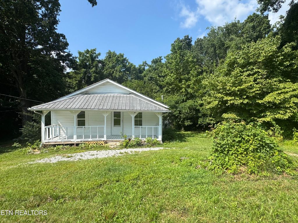 Photo of 914 S 13th St, LaFollette, TN 37766 (MLS # 1307540)