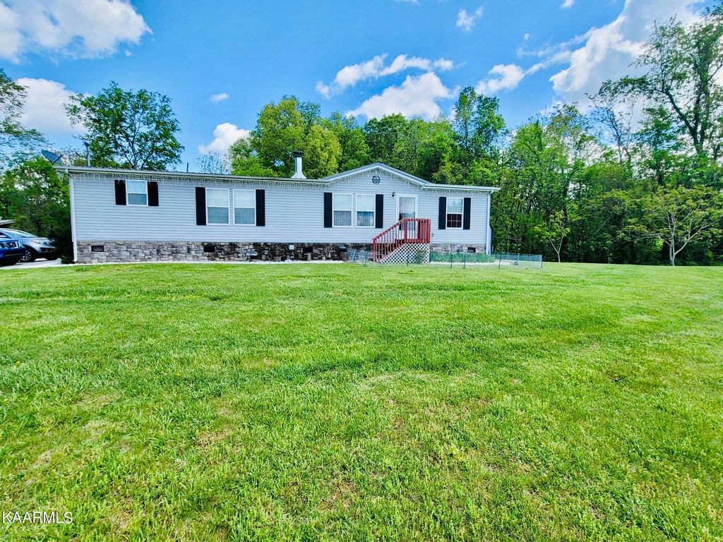 Photo of 1004 Ashley Meadows Drive, Strawberry Plains, TN 37871 (MLS # 1224935)