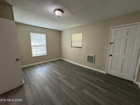Tiny photo for 1617 Jefferson St, Morristown, TN 37814 (MLS # 1356141)