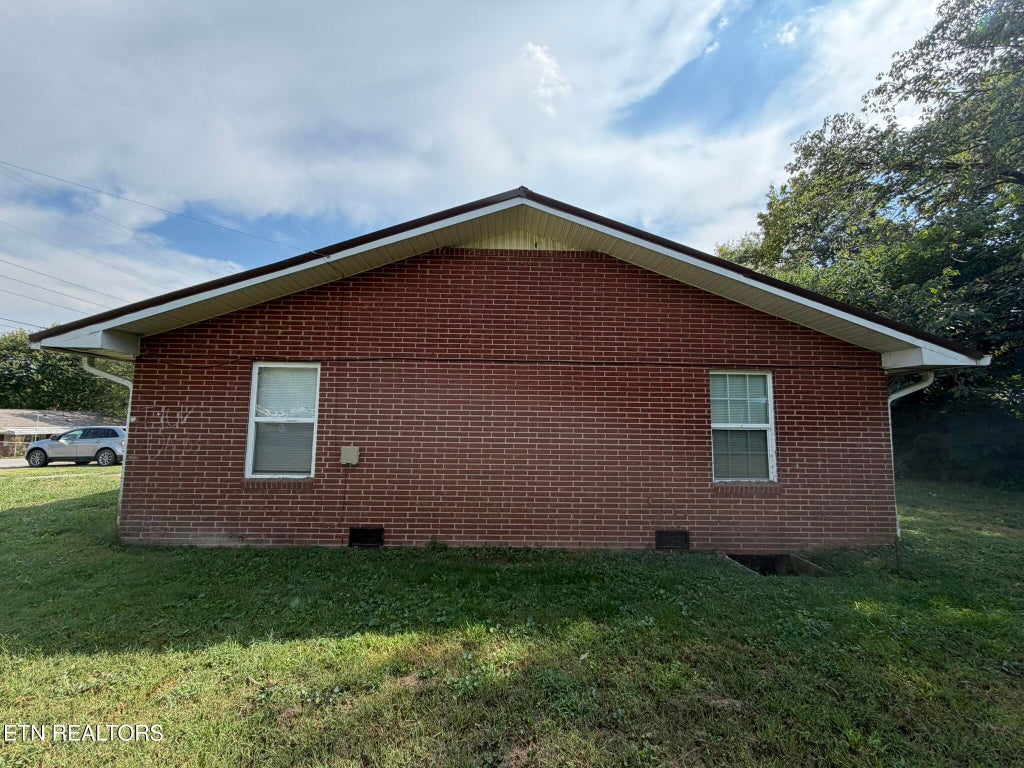 Photo of 1617 Jefferson St, Morristown, TN 37814 (MLS # 1356141)