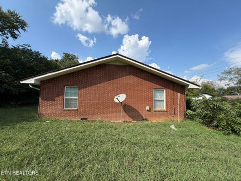 Tiny photo for 1617 Jefferson St, Morristown, TN 37814 (MLS # 1356141)