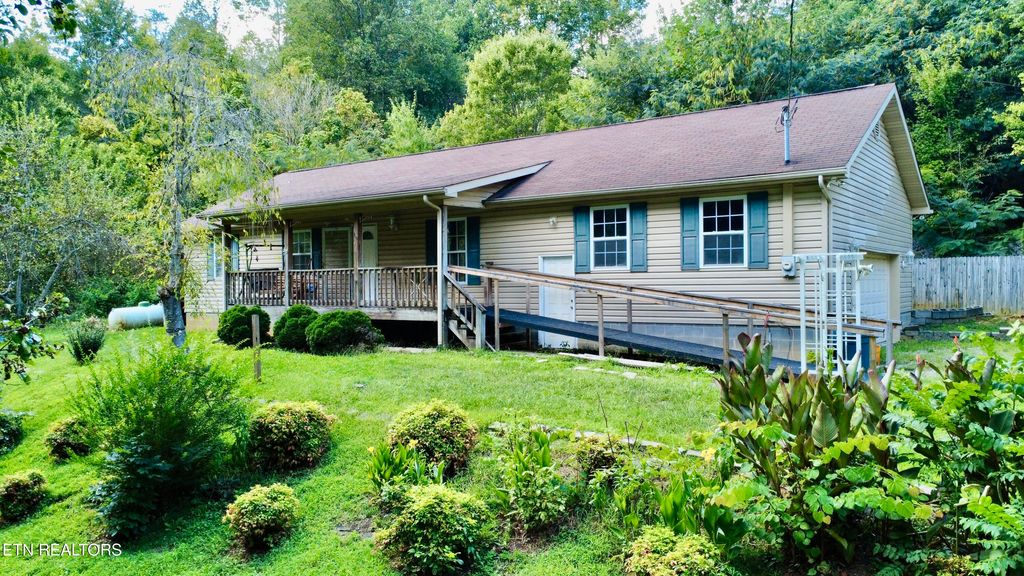 Photo of 5508 Old Walland Hwy, Walland, TN 37886 (MLS # 1314078)