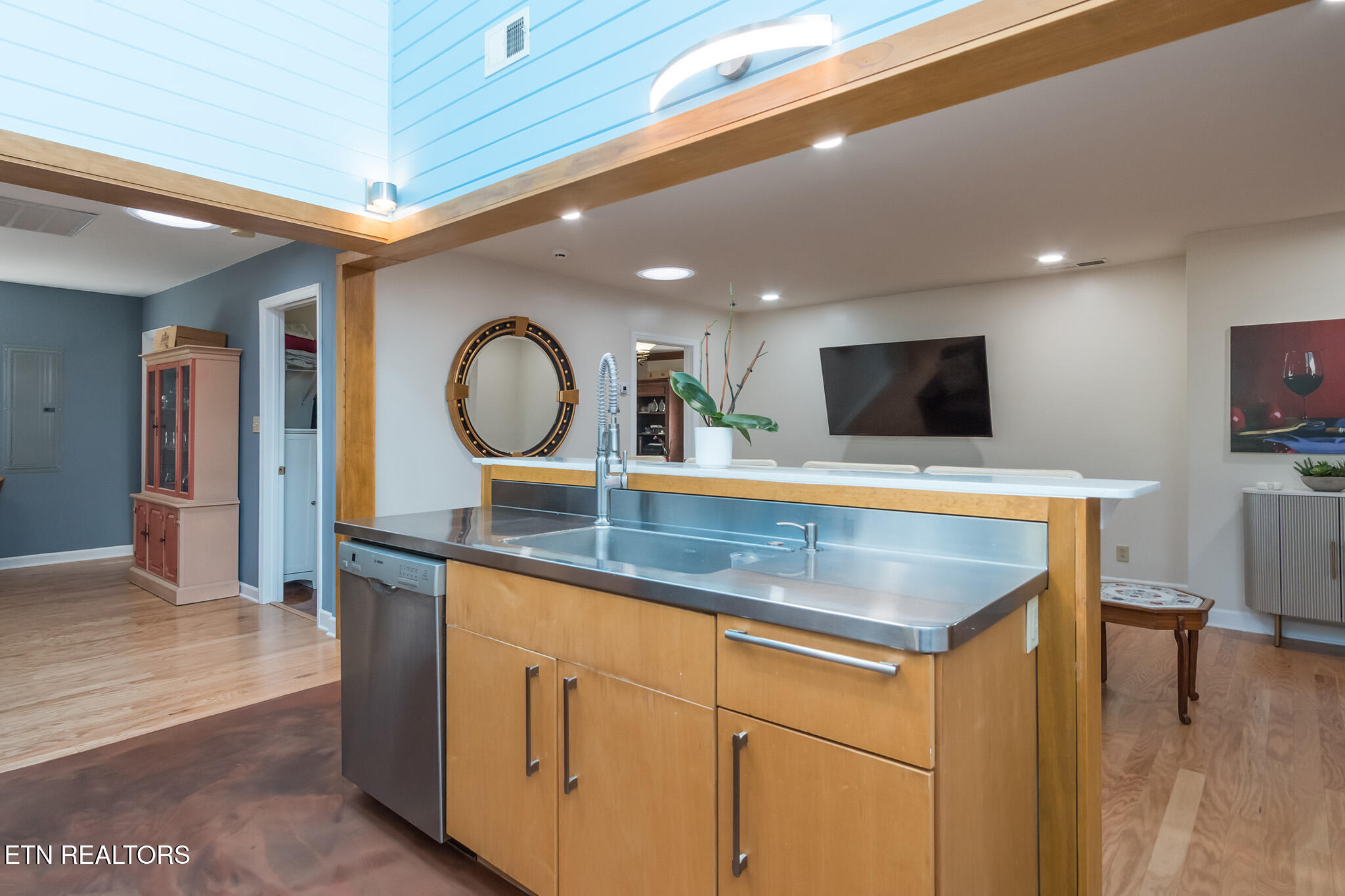 Knoxville, Tennessee 37919, United States, 4 Bedrooms Bedrooms, ,4 BathroomsBathrooms,Residential,Active,117499