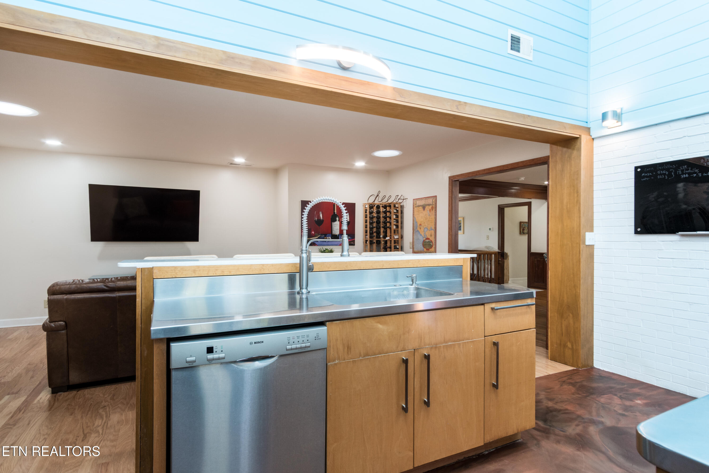 Knoxville, Tennessee 37919, United States, 4 Bedrooms Bedrooms, ,4 BathroomsBathrooms,Residential,Active,117499