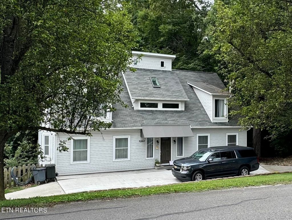 Photo of 3416 Saint Andrews Drive, Baneberry, TN 37890 (MLS # 1264834)