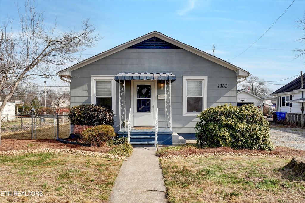 Photo of 1362 Dalton St, Alcoa, TN 37701 (MLS # 1252419)