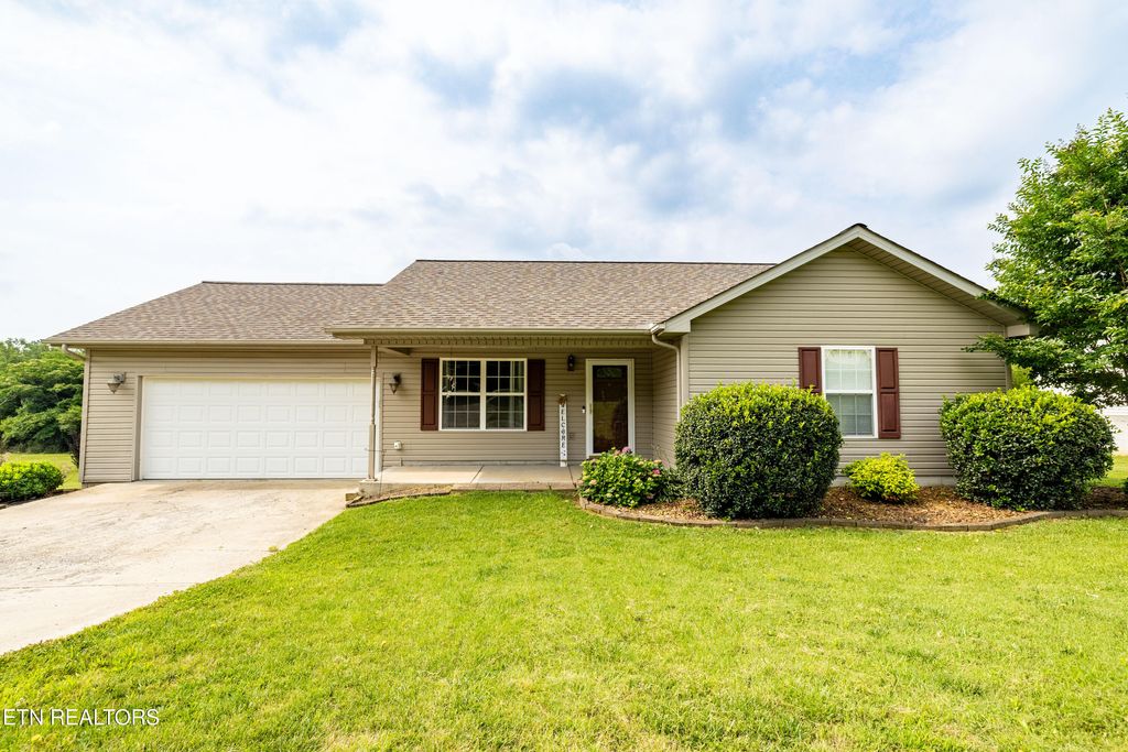 Photo of 253 Oakland Rd, Sweetwater, TN 37874 (MLS # 1303669)