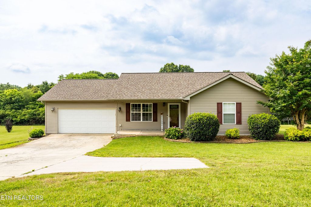 Photo of 253 Oakland Rd, Sweetwater, TN 37874 (MLS # 1303669)