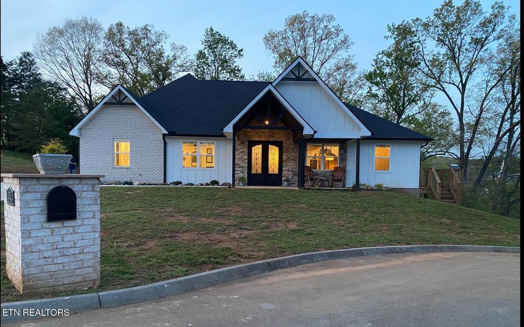 Photo of 323 Eagle Claw Lane, Dandridge, TN 37725 (MLS # 1297989)