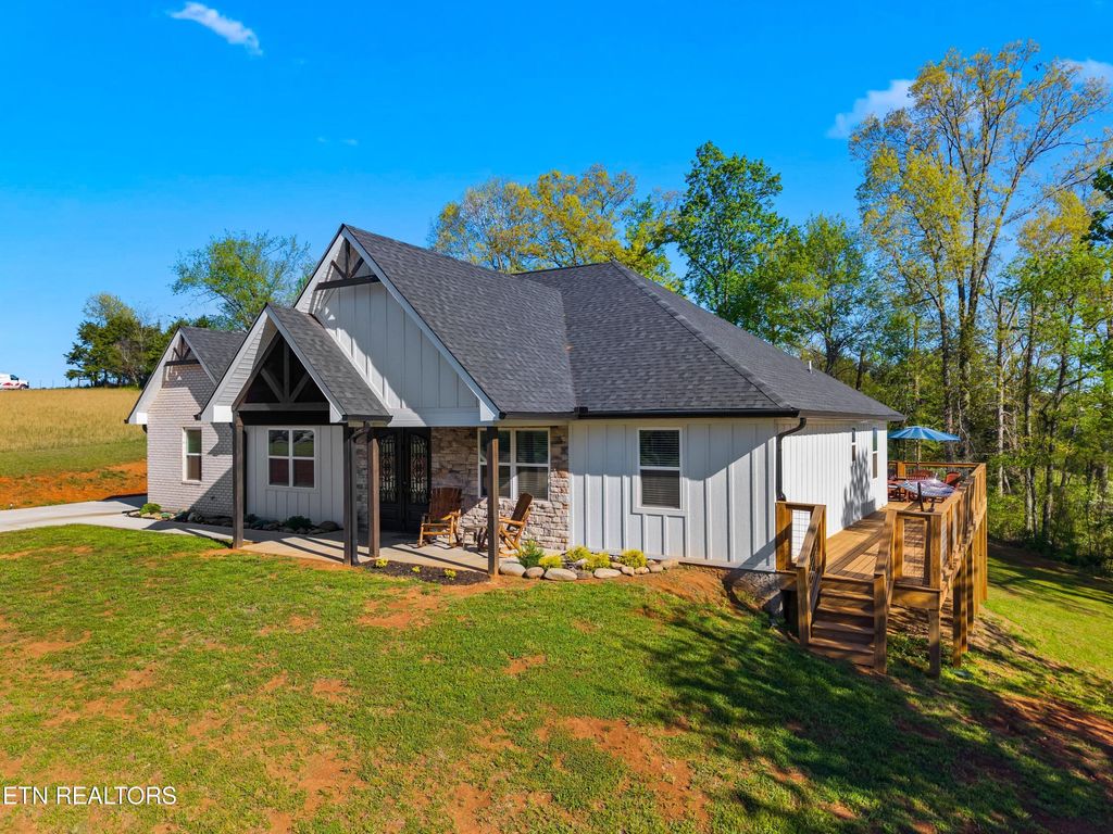 Photo of 323 Eagle Claw Lane, Dandridge, TN 37725 (MLS # 1297989)
