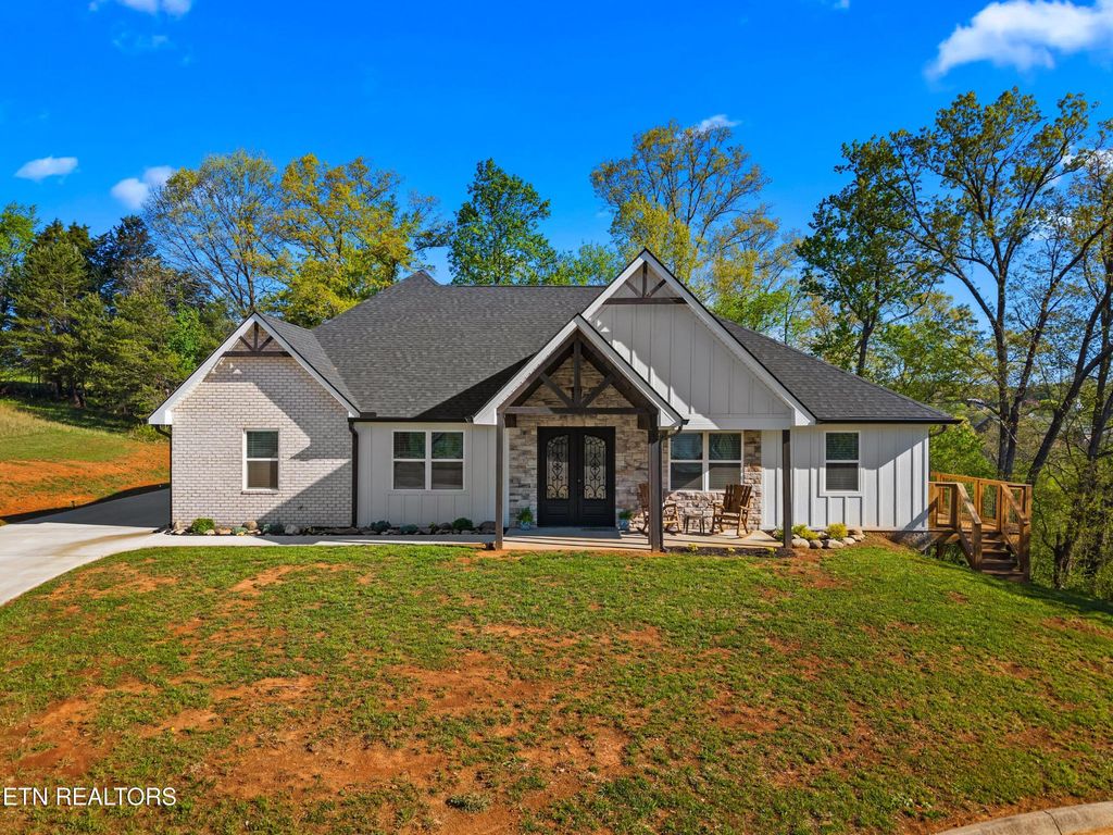 Photo of 323 Eagle Claw Lane, Dandridge, TN 37725 (MLS # 1297989)