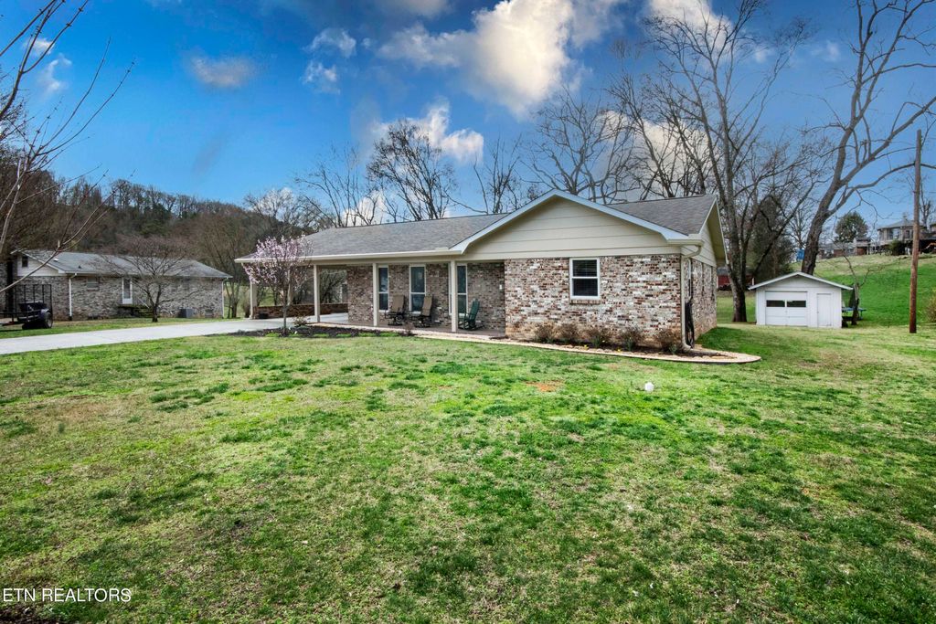 Photo of 4523 Green Castle Rd, Louisville, TN 37777 (MLS # 1255243)