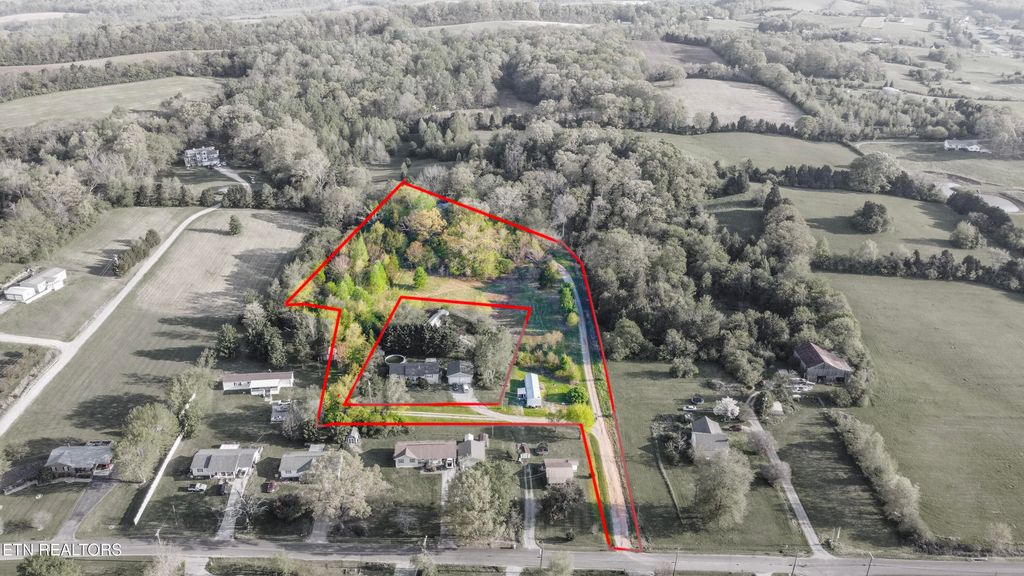 Photo of 1806 Monroe St, Sweetwater, TN 37874 (MLS # 1297524)