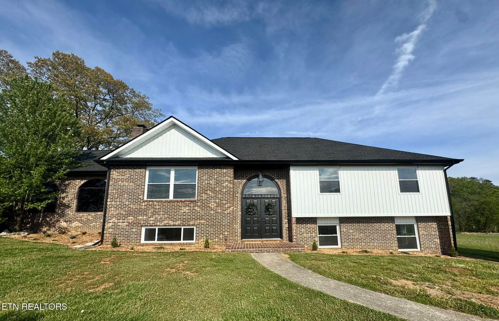 Photo of 114 Happy Ending Lane, Kingston, TN 37763 (MLS # 1335492)