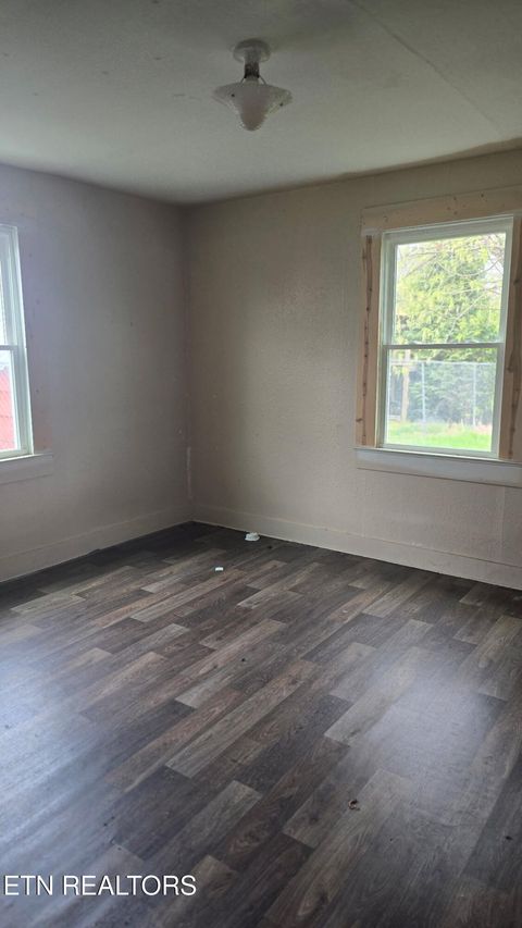 Tiny photo for 908 Crescent St, Morristown, TN 37813 (MLS # 1334640)