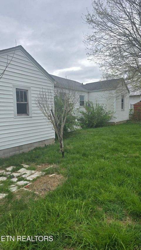 Tiny photo for 908 Crescent St, Morristown, TN 37813 (MLS # 1334640)