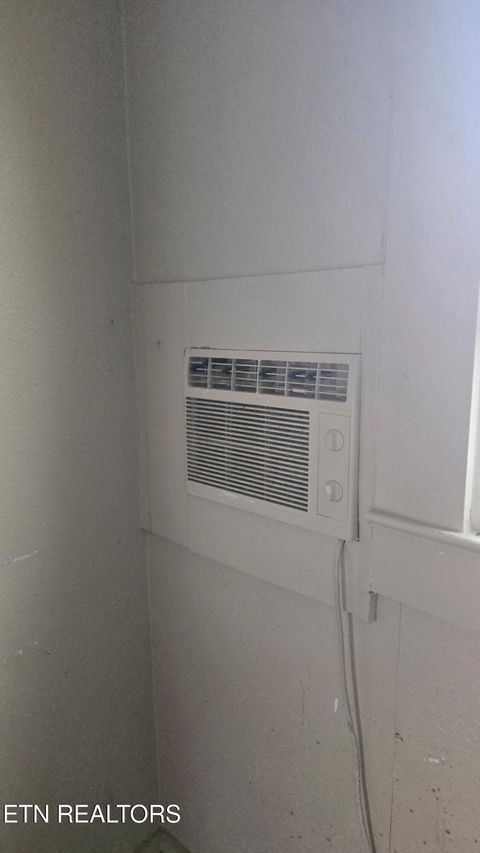 Tiny photo for 908 Crescent St, Morristown, TN 37813 (MLS # 1334640)