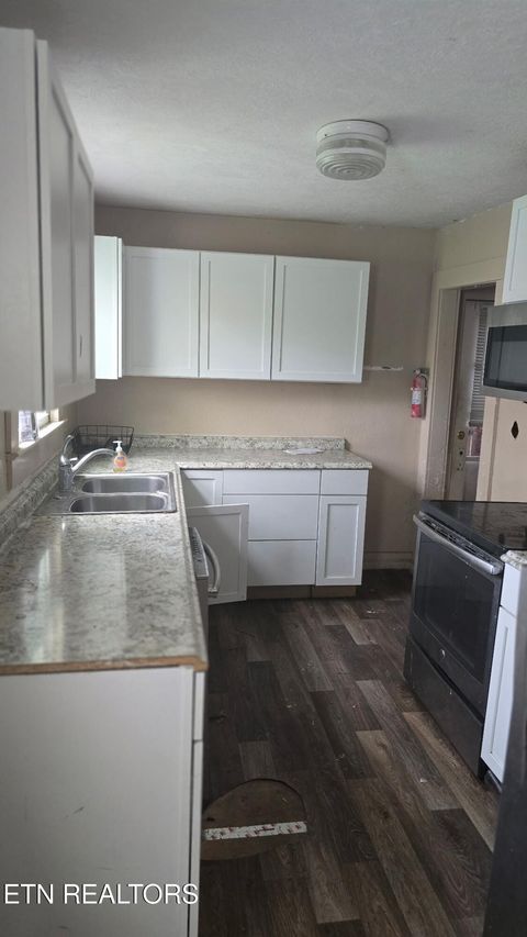 Tiny photo for 908 Crescent St, Morristown, TN 37813 (MLS # 1334640)