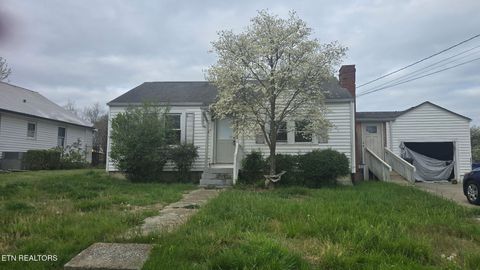 Photo of 908 Crescent St, Morristown, TN 37813 (MLS # 1334640)