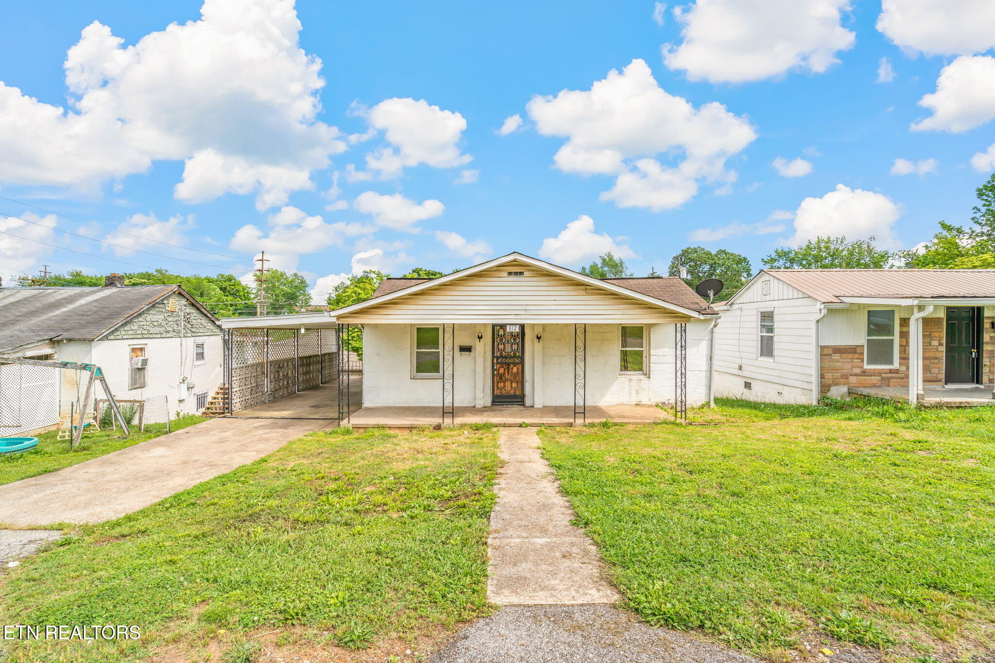 812 W Emerald Ave