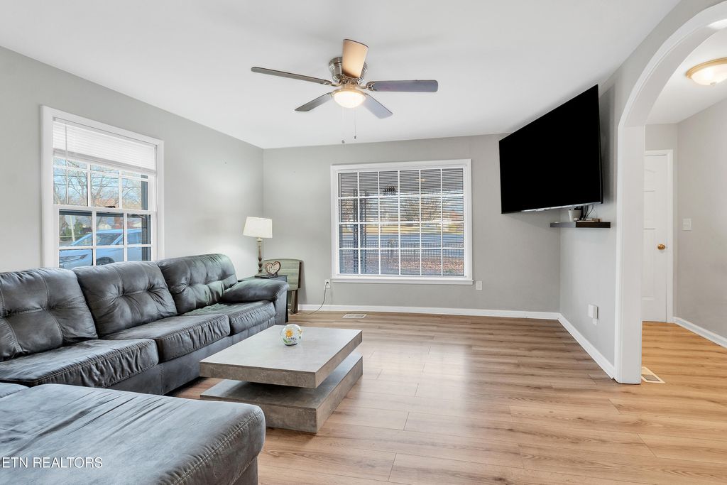 Photo of 200 Pennsylvania Ave, Etowah, TN 37331 (MLS # 1322709)