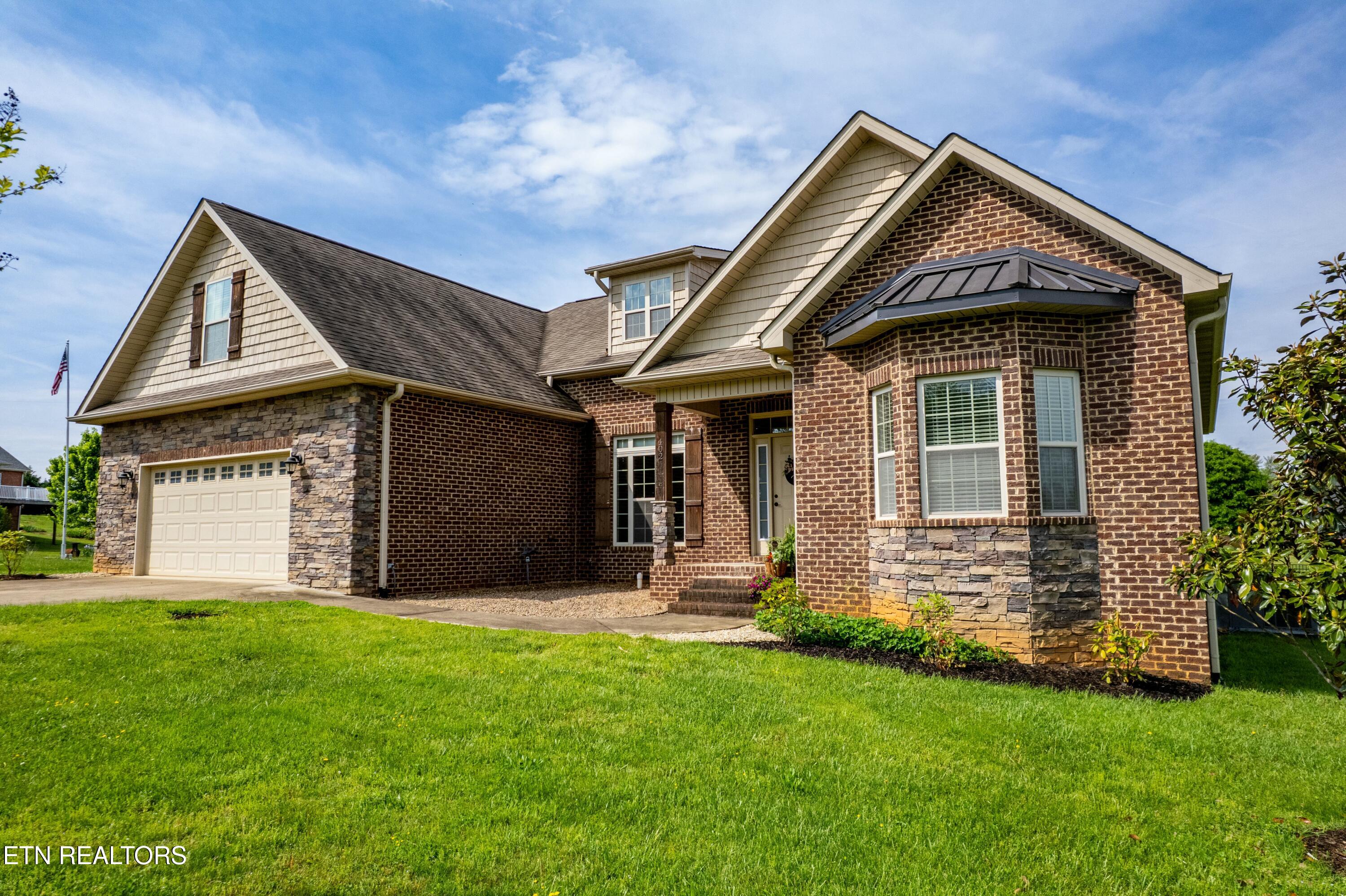 402 Lee Lambert Rd