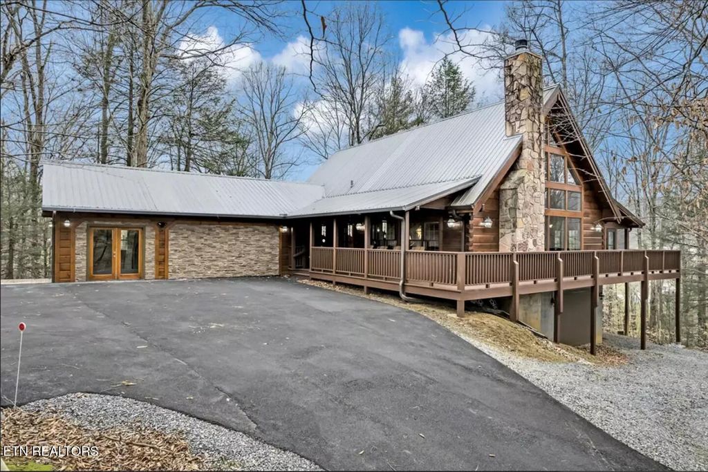 Photo of 4049 Roundtop Drive, Sevierville, TN 37862 (MLS # 1330763)