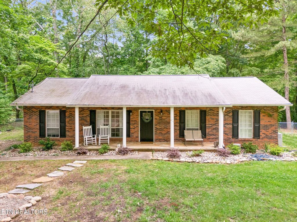 Photo of 1036 Forest Heights Circle, Lenoir City, TN 37772 (MLS # 1342537)
