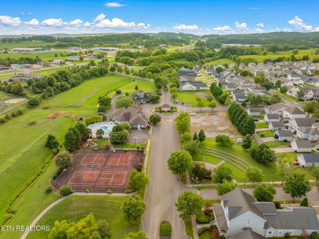 Photo of 1021 Wentford Avenue Ave, Sweetwater, TN 37874 (MLS # 1314326)