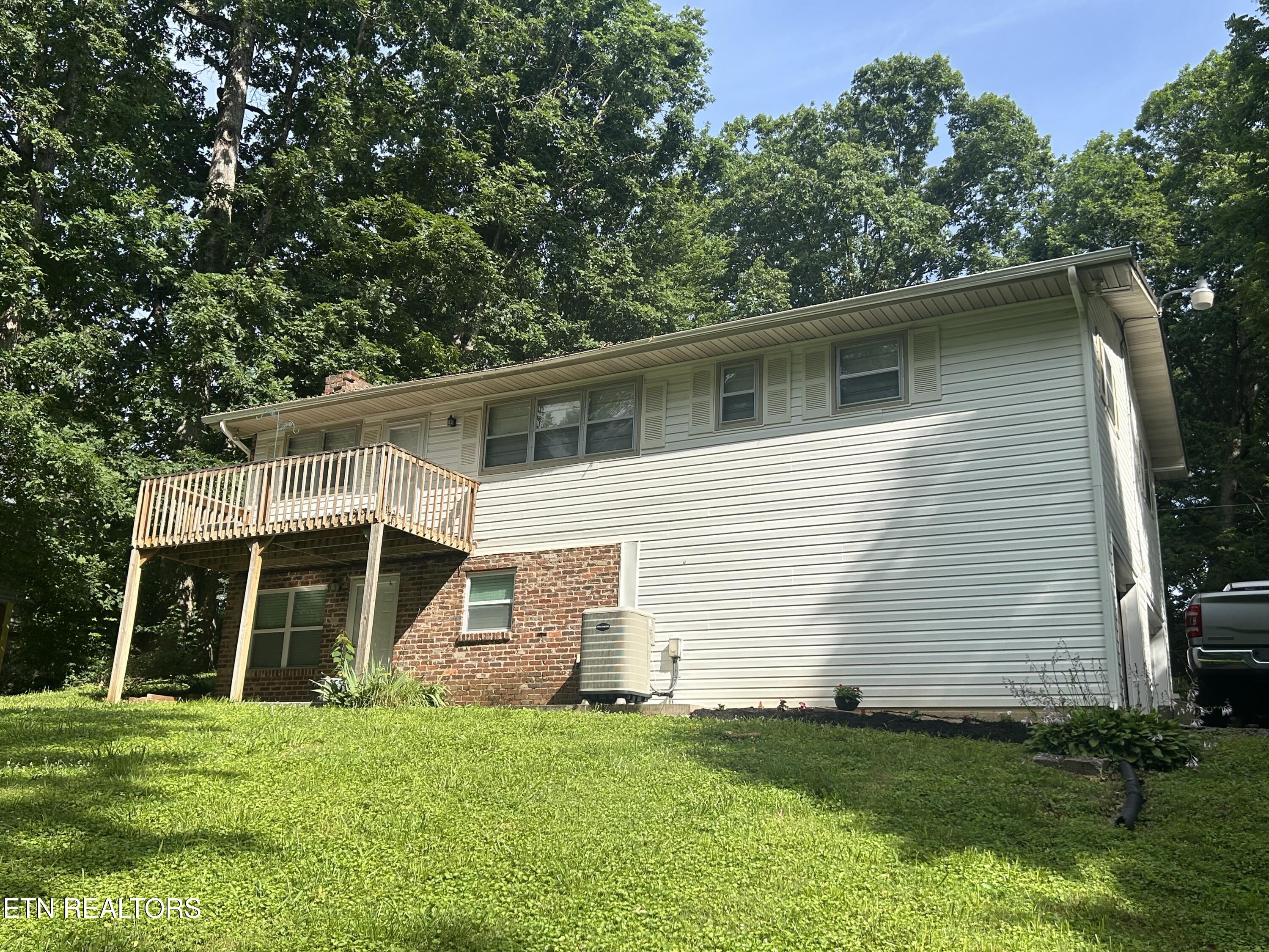 2122 Ridgecrest Drive
