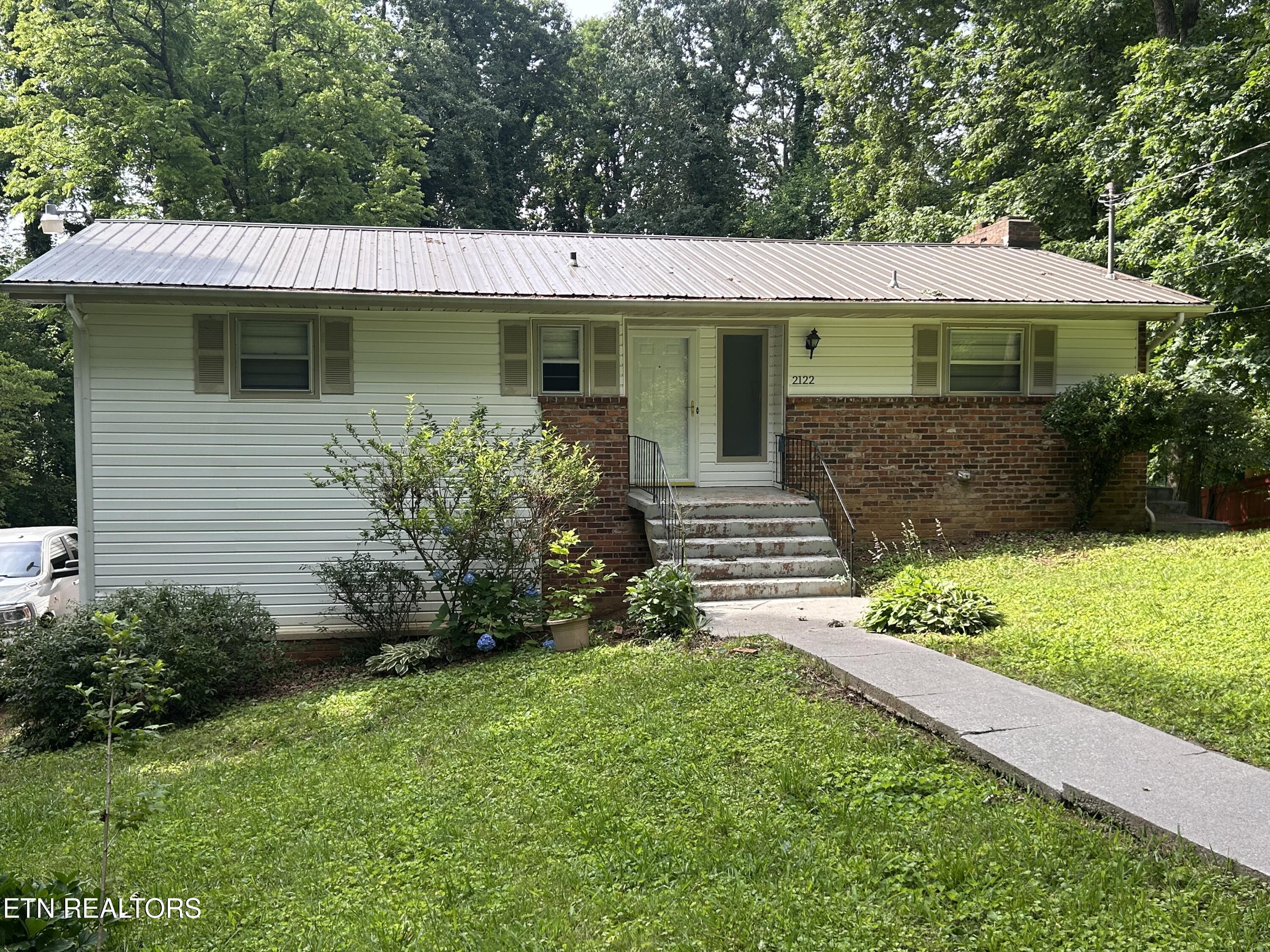 2122 Ridgecrest Drive