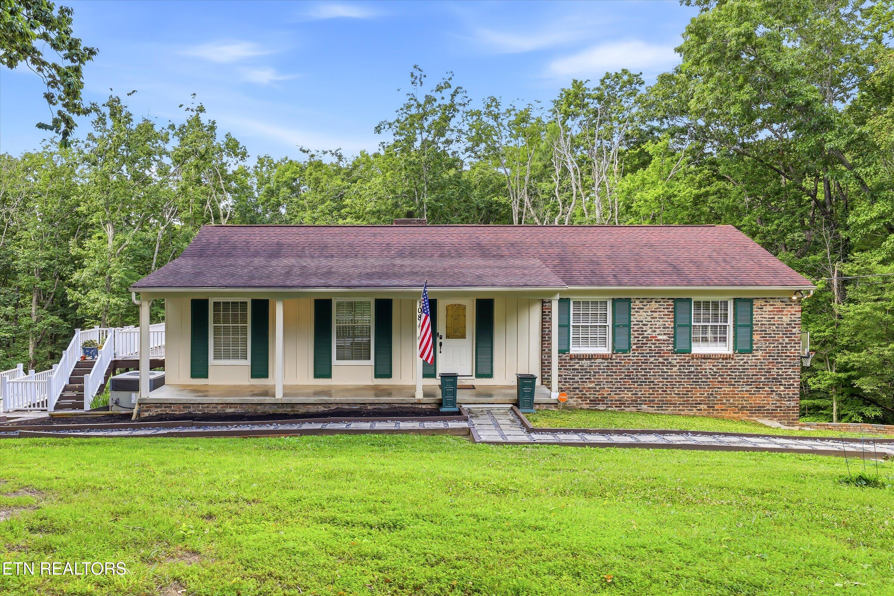 108 Willow Lane