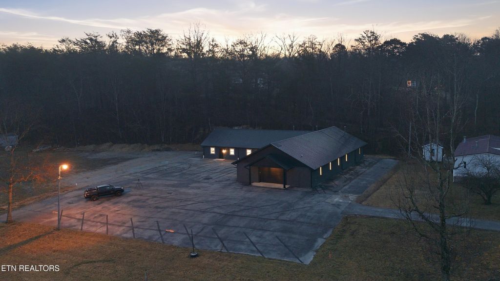 Photo of 140 Tarwater St, Rockwood, TN 37854 (MLS # 1331502)