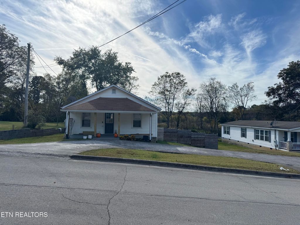 Photo of 1465 Center St, Alcoa, TN 37701 (MLS # 1319091)