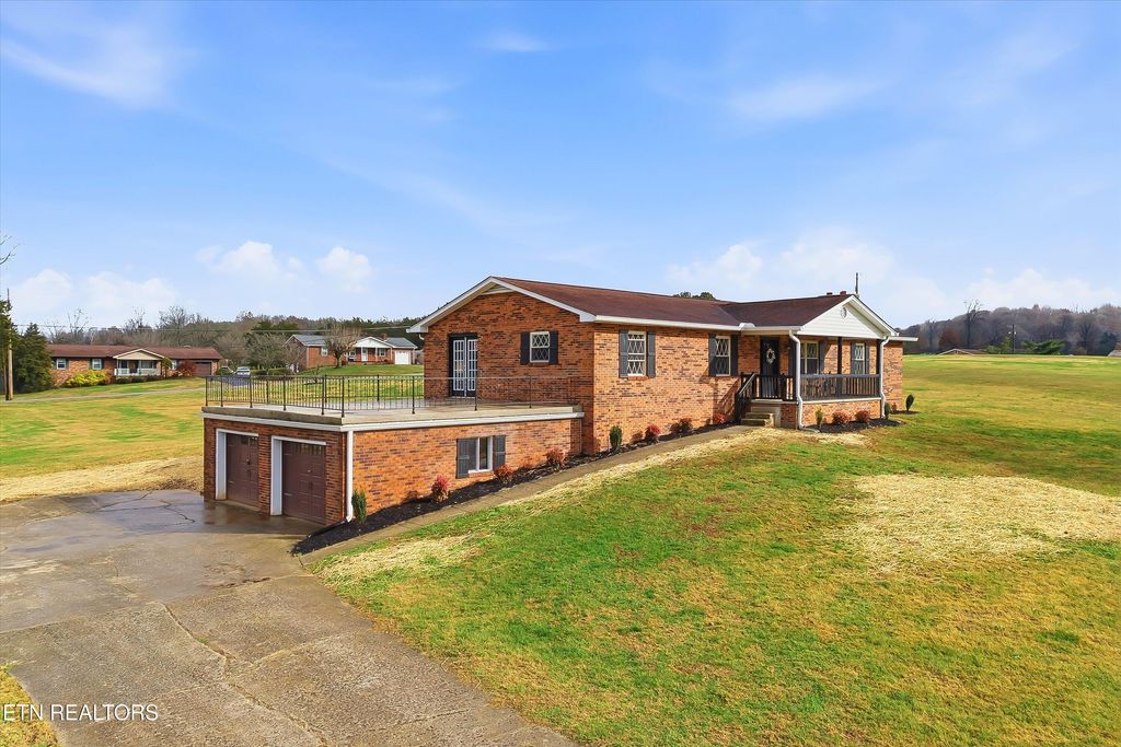 Photo of 229 Brown Crest Rd, LaFollette, TN 37766 (MLS # 1322923)